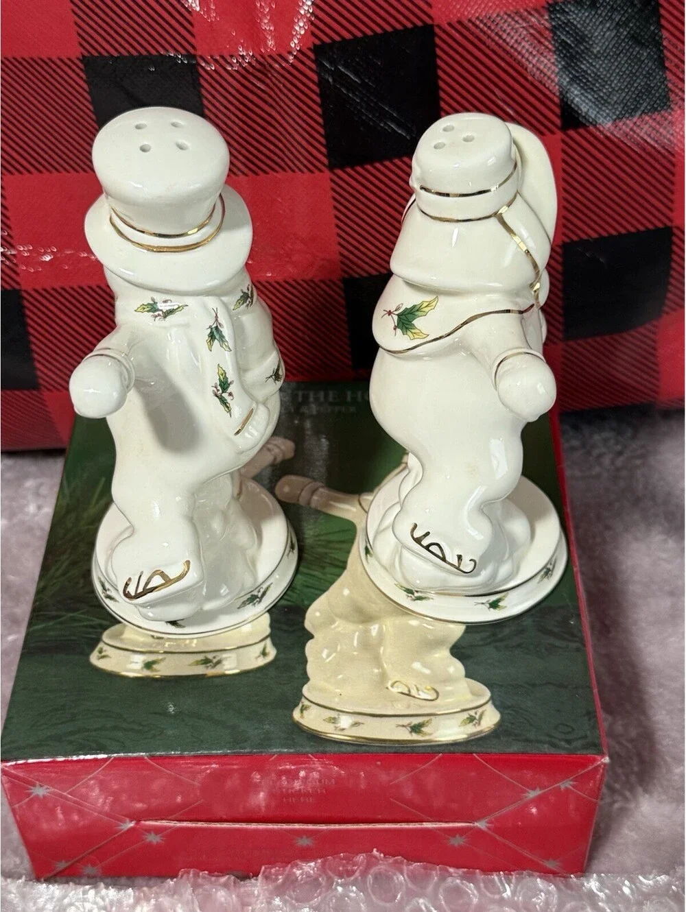 🎅🏻 Christmas Happy Holidays Salt And Paper Shaker Ice Skating Snowman Couple